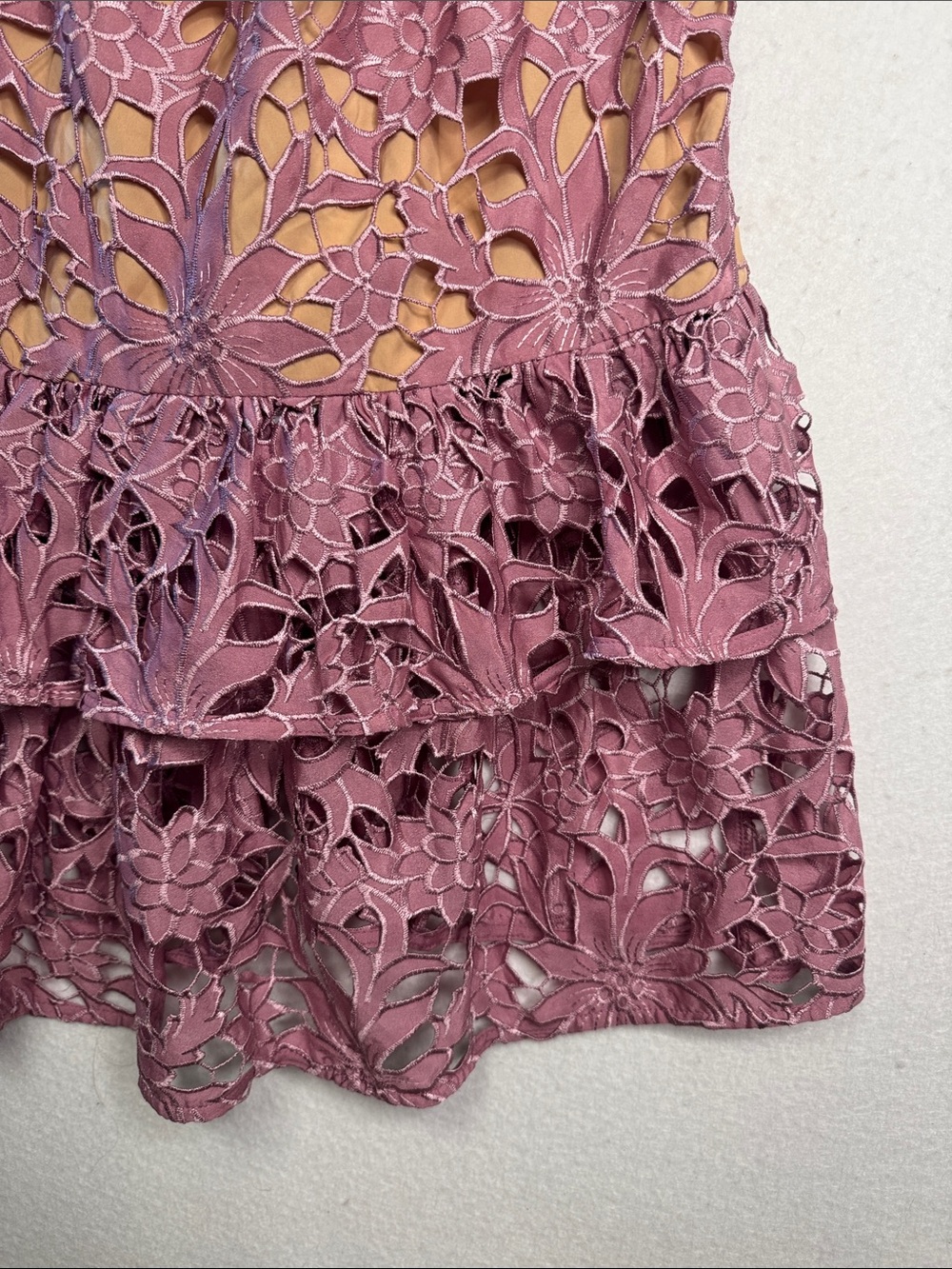 Elliatt Charter Strapless Dress in Mauve, Size Medium - Picture 9 of 15